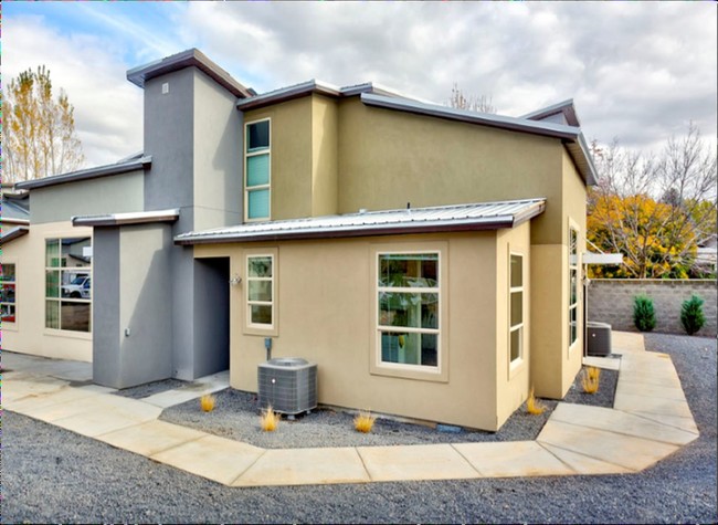 Towne Pointe Crossing in Boise, ID - Building Photo - Building Photo