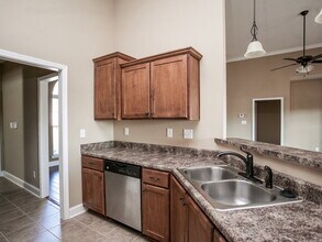 2647 Champion Hills Dr in Southaven, MS - Building Photo - Building Photo