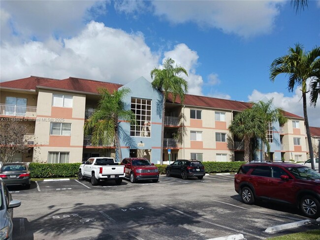 18810 NW 57th Ave in Hialeah, FL - Building Photo - Building Photo