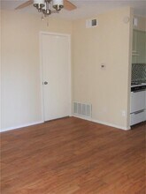 2800 Swisher St in Austin, TX - Building Photo - Building Photo