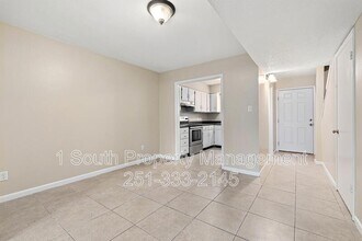 6527 Old Shell Rd in Mobile, AL - Building Photo - Building Photo