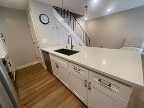 5098 Rhode Island Dr in Sacramento, CA - Building Photo - Building Photo