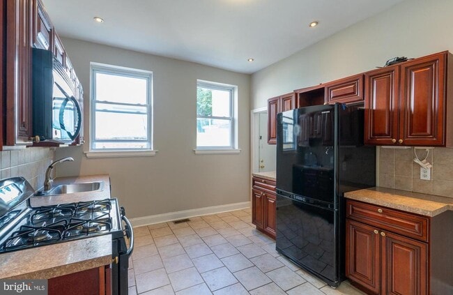 1121 S 13th St in Philadelphia, PA - Building Photo - Building Photo