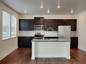 3517 70th Dr NE in Marysville, WA - Foto de edificio - Building Photo