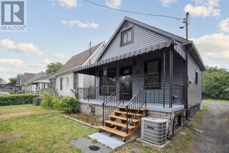 8 Merchison Ave in Hamilton, ON - Building Photo - Building Photo