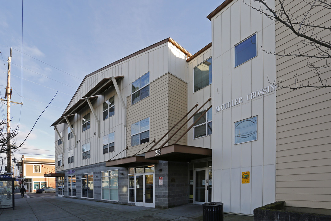 McCuller Crossing Apartments in Portland, OR - Foto de edificio