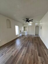 1740 Winona Blvd, Unit 101 in Los Angeles, CA - Building Photo - Building Photo