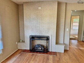 703 Pecan St in Burkburnett, TX - Building Photo - Building Photo