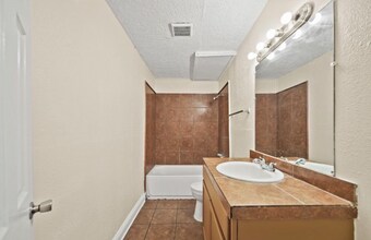 3418 Sealy in Galveston, TX - Foto de edificio - Building Photo