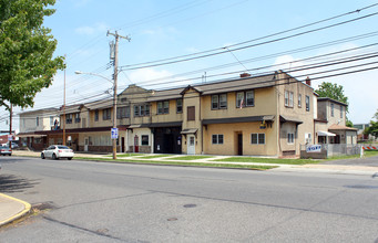 1604 - 1620 Farragut Ave in Bristol, PA - Building Photo - Building Photo