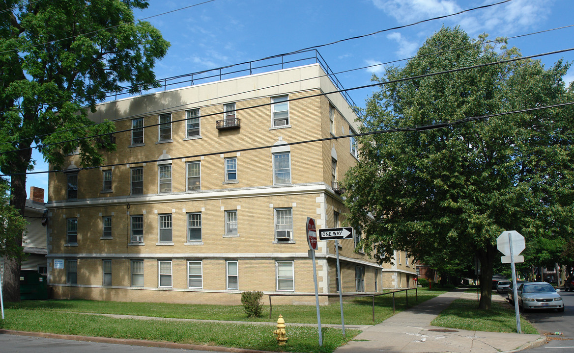 417 University Ave in Syracuse, NY - Building Photo