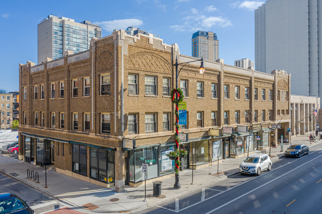 The Covent Apartments in Chicago, IL - Building Photo