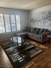 1150 N Buffalo Dr in Las Vegas, NV - Building Photo - Building Photo