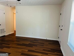 2 N Annie St in Newnan, GA - Building Photo - Building Photo