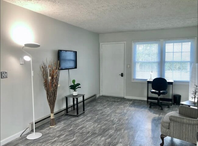 5611 E State Road 45, Unit B