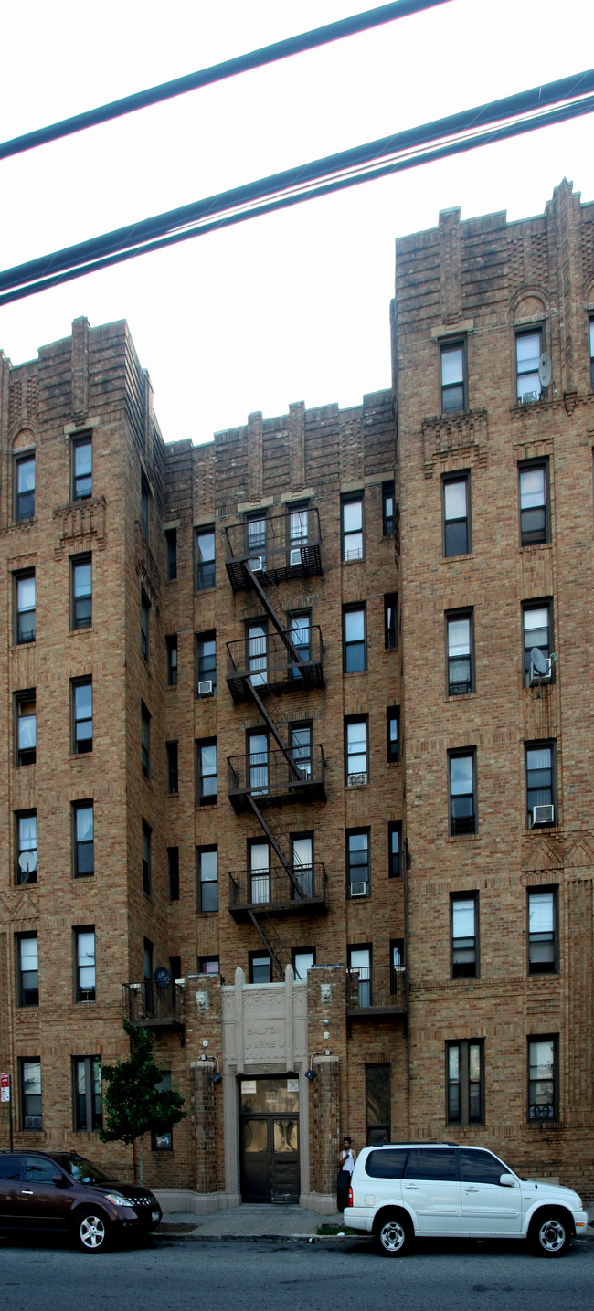 Balfor Arms in Far Rockaway, NY - Foto de edificio - Building Photo