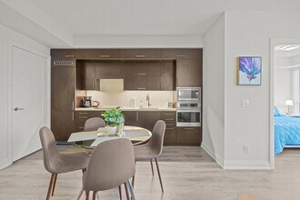 4802 Yonge St in Toronto, ON - Building Photo - Building Photo