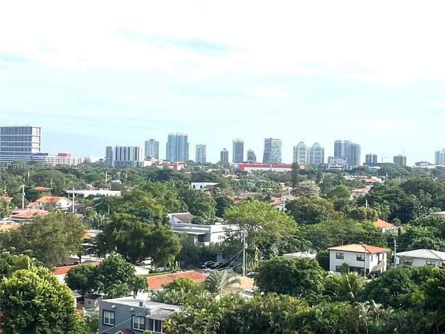 3590 Coral Wy in Miami, FL - Building Photo - Building Photo