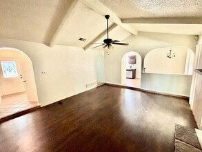 2304 Vineyard Dr in Arlington, TX - Foto de edificio - Building Photo