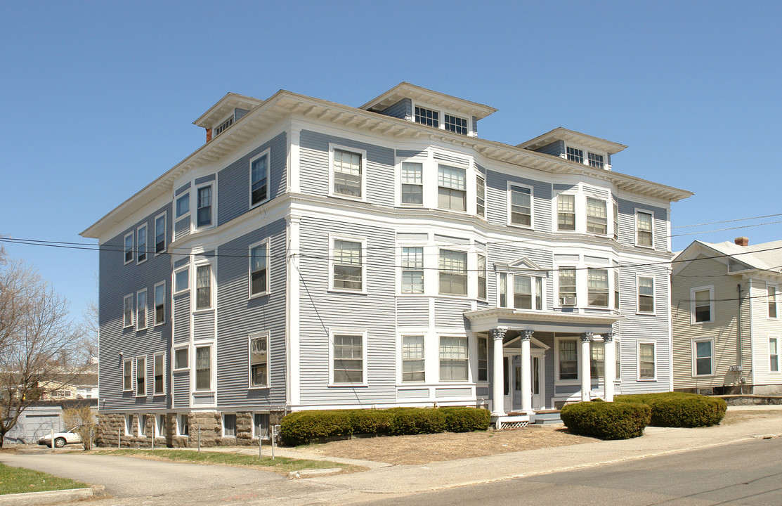 350 Hanover St in Manchester, NH - Building Photo