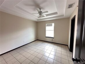 4113 N 24th Ln in McAllen, TX - Foto de edificio - Building Photo