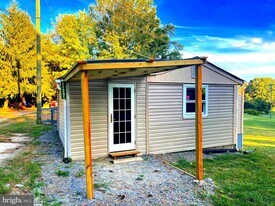 11291 Pine Hill Rd in King George, VA - Building Photo