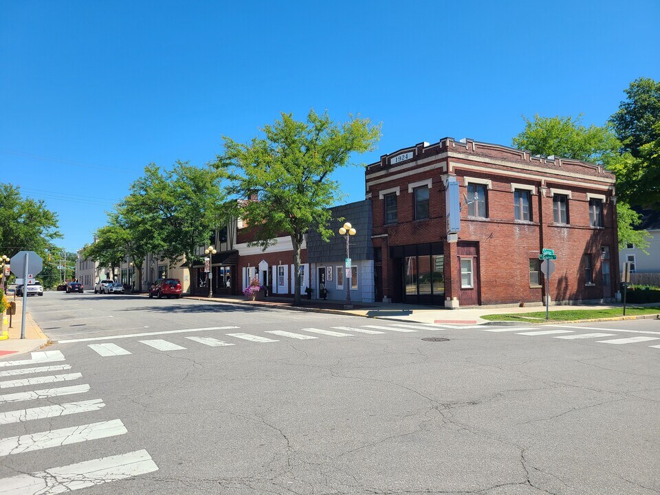 123 W Garro St, Unit apartment in Plymouth, IN - Foto de edificio