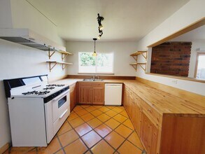 2344 Jardin Dr in Oxnard, CA - Building Photo - Building Photo