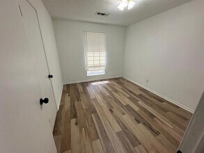 8230 Amurwood Dr in Tomball, TX - Building Photo - Building Photo