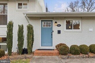 6616 Beverly Ave in McLean, VA - Building Photo - Building Photo
