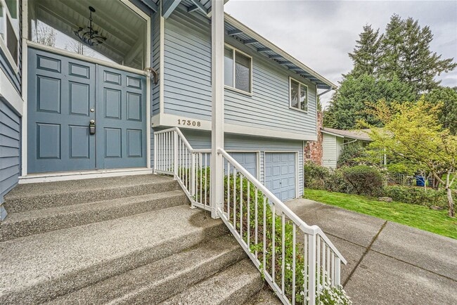 17308 NE 13th Pl in Bellevue, WA - Building Photo - Building Photo