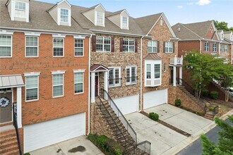 11200 Brunson Dr in Duluth, GA - Building Photo - Building Photo