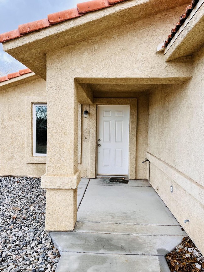 6621 Ivanpah Ave in Twentynine Palms, CA - Building Photo - Building Photo
