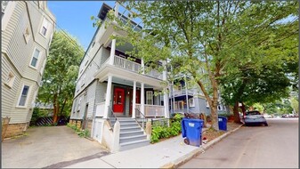 267 Allston St, Unit 3 Apartamentos