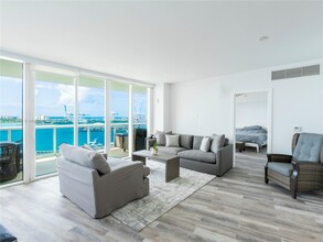 400 Alton Rd, Unit 1104 in Miami Beach, FL - Building Photo - Building Photo