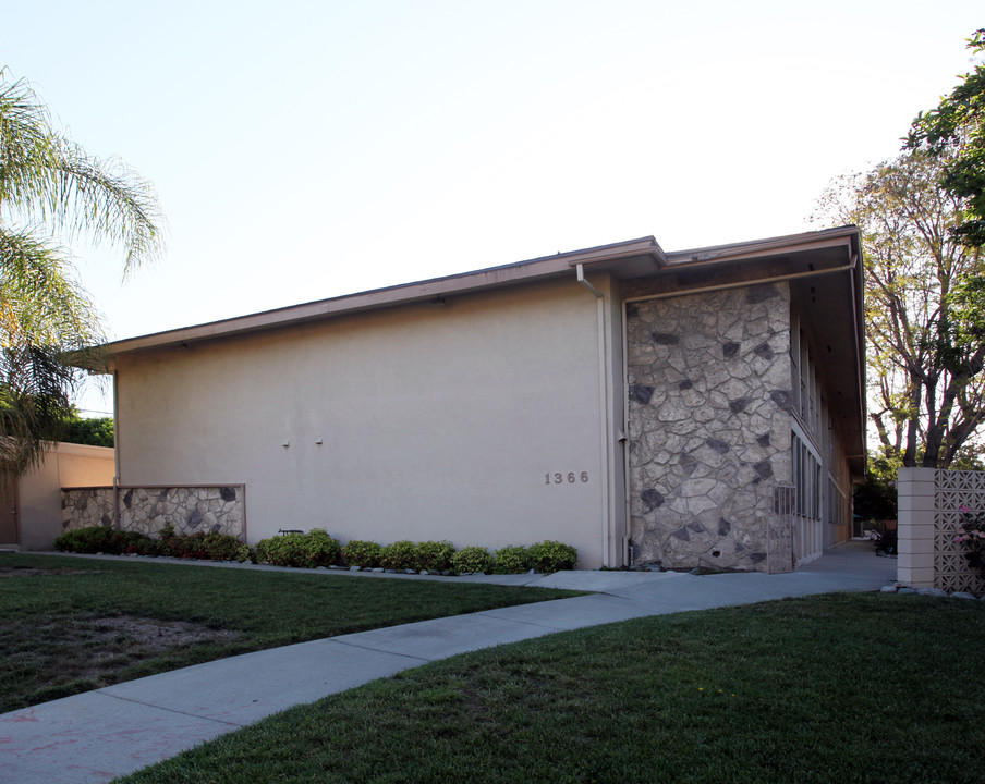 The Lafayette in Claremont, CA - Building Photo