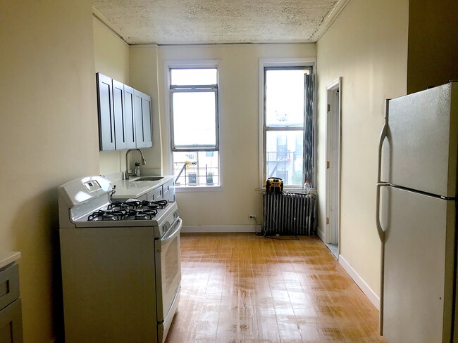 246 Troutman St in Brooklyn, NY - Building Photo - Building Photo