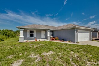 6011 Joplin Ave in Ft. Myers, FL - Building Photo - Building Photo
