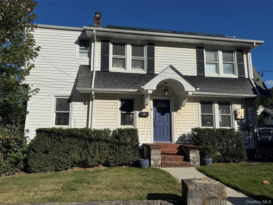 76 Chestnut Ave in Pelham, NY - Building Photo