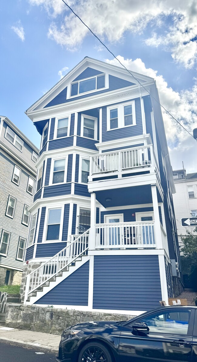180 Hillside St, Unit #3