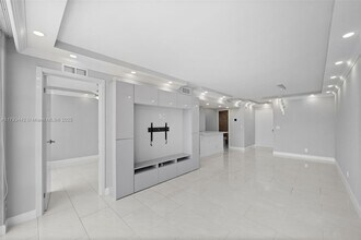 701 Three Islands Boulevard in Hallandale Beach, FL - Building Photo - Building Photo