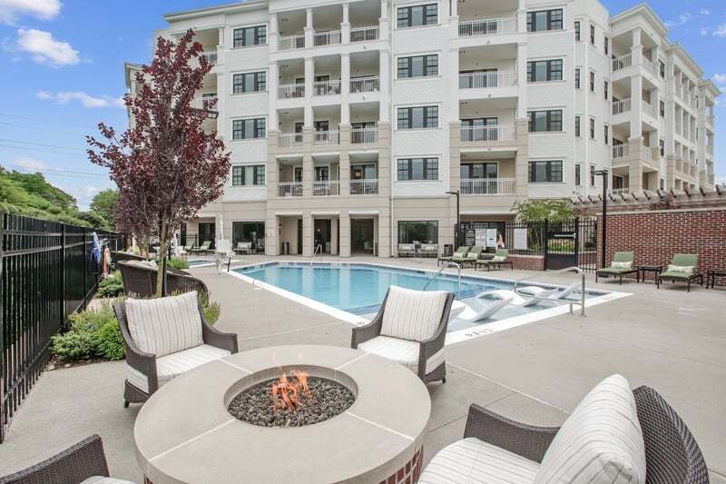 Carlow in Hauppauge, NY - Building Photo