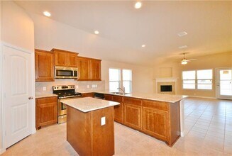 122 Eagle Feather Rd in Waxahachie, TX - Building Photo - Building Photo