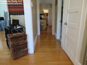 95 Frederick Ave, Unit 1 in Medford, MA - Foto de edificio - Building Photo