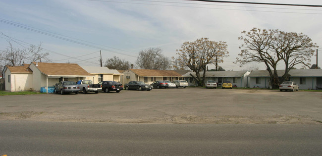 3836 El Camino Ave in Ceres, CA - Foto de edificio - Building Photo