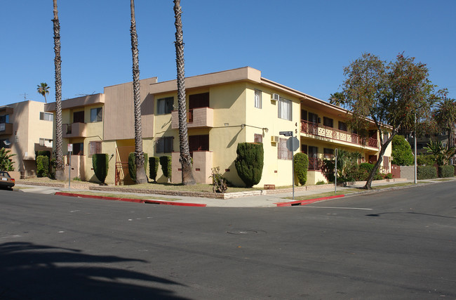 Rosewood Manor in Los Angeles, CA - Building Photo - Building Photo