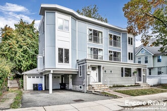 9 Bradbury St, Unit 3 in Boston, MA - Building Photo - Building Photo