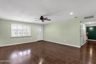 3825 E Captain Dreyfus Ave in Phoenix, AZ - Building Photo - Building Photo