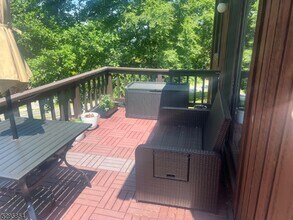 5 Gray Rock Dr in Vernon, NJ - Foto de edificio - Building Photo