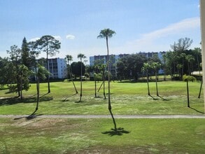 3661 Via Poinciana in Greenacres, FL - Building Photo - Building Photo